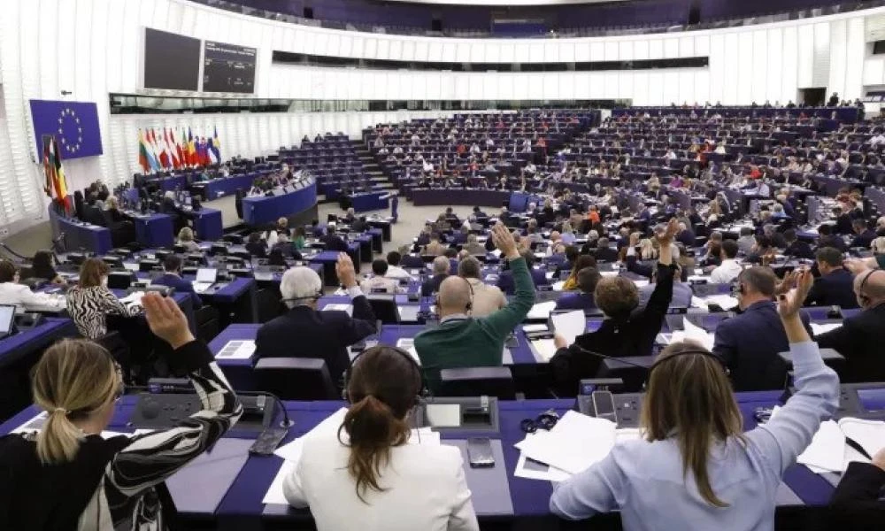 Ευρωπαϊκό Κοινοβούλιο: Ενέκρινε τον νόμο για την αποκατάσταση της φύσης εν μέσω αντιδράσεων των αγροτών και του ΕΛΚ